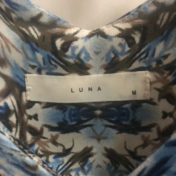 Flowy tank blouse - Picture 2 of 3